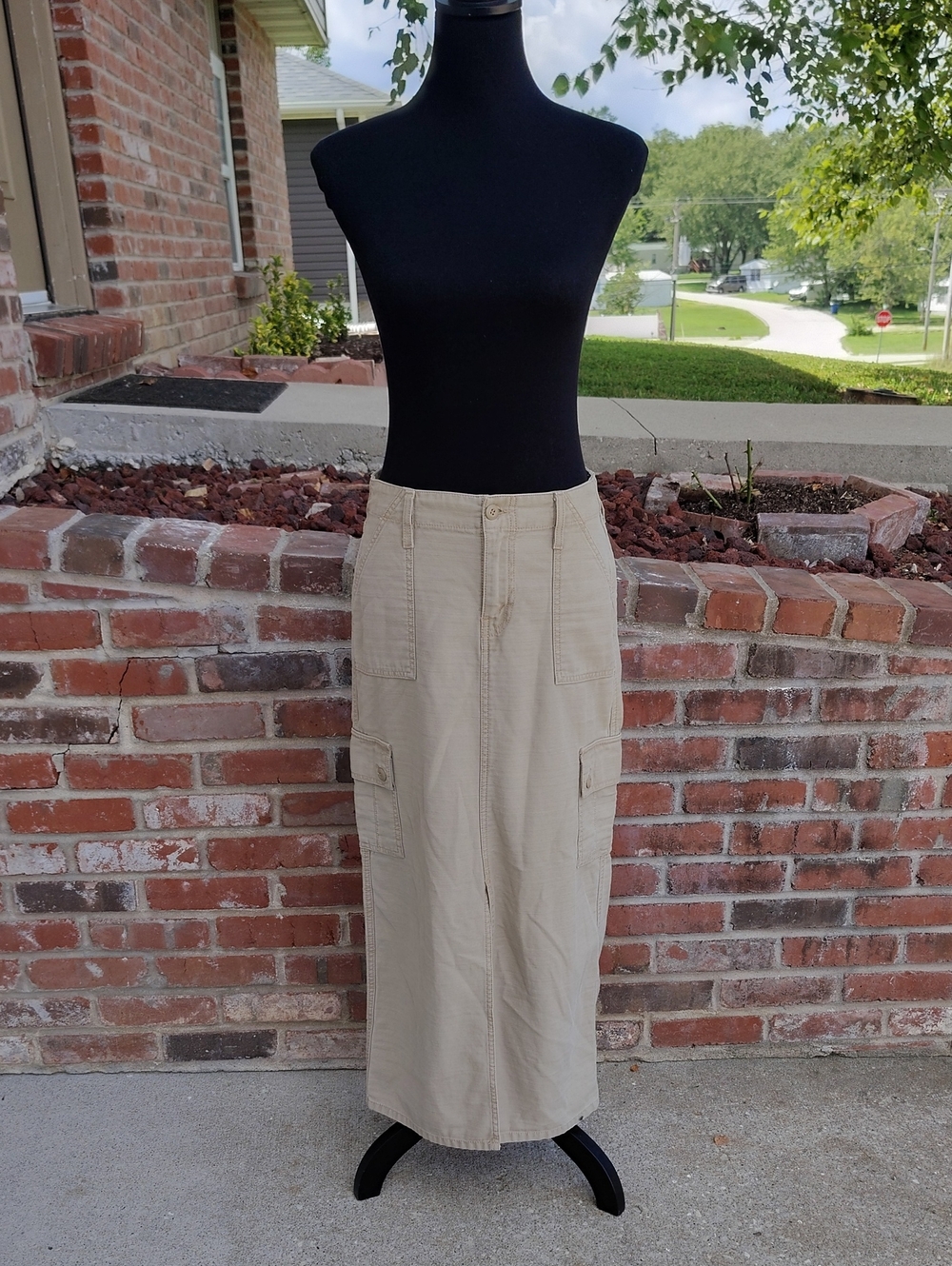 Vintage Levi's 100% Cotton Front Slit Cargo Maxi Skirt Size 4 Y2K Cottage Beige